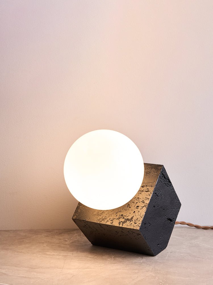 Milo Candeeiro de mesa minimalista em travertino preto