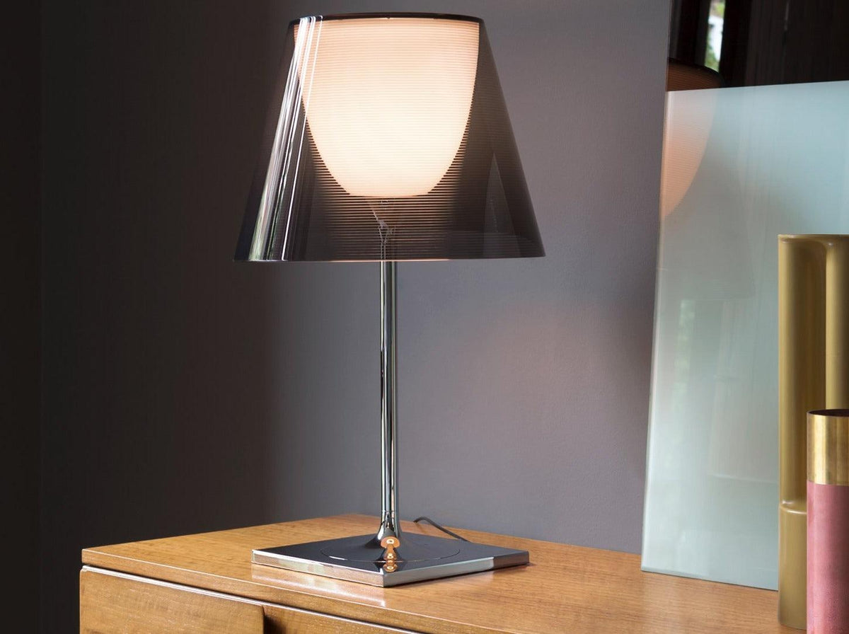 Bravon bordlampe i plast