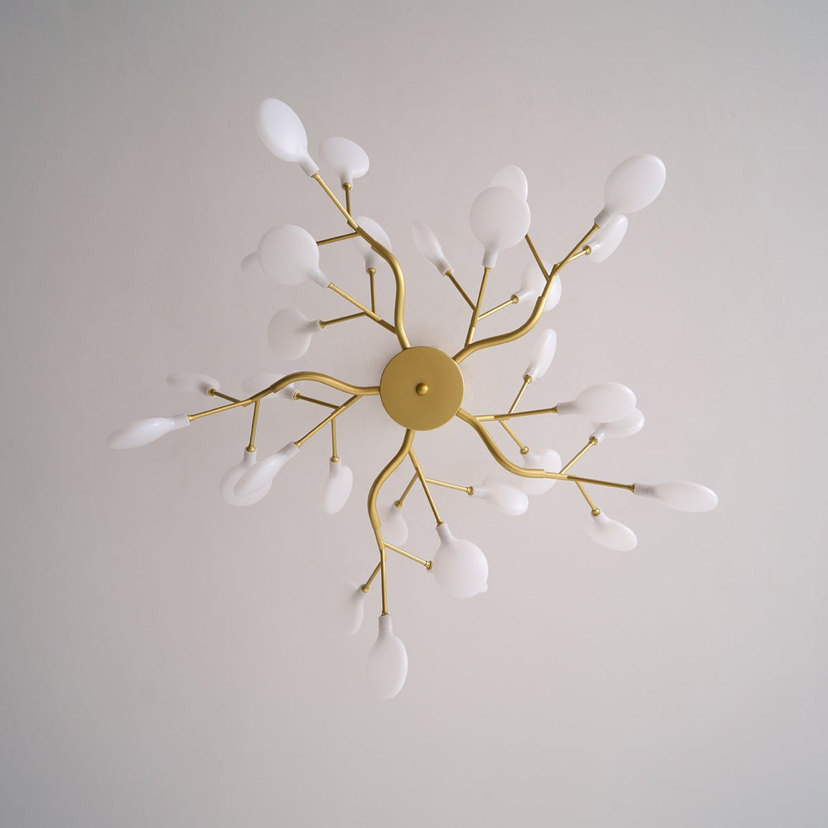 Riviselle Firefly-LED-kattokruunu