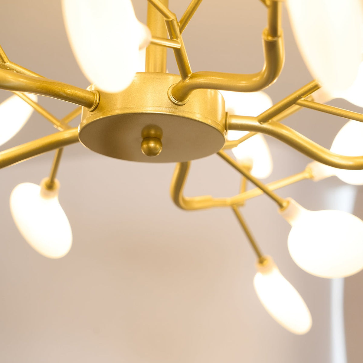Riviselle Firefly-LED-kattokruunu