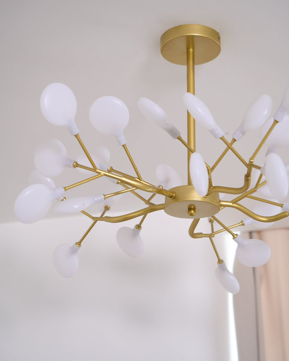 Riviselle Firefly-LED-kattokruunu