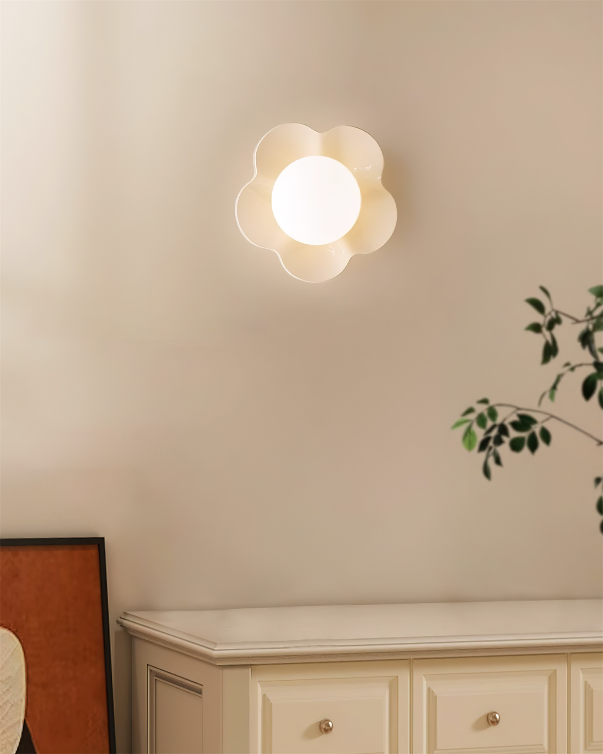 Petalia Wall Lamp