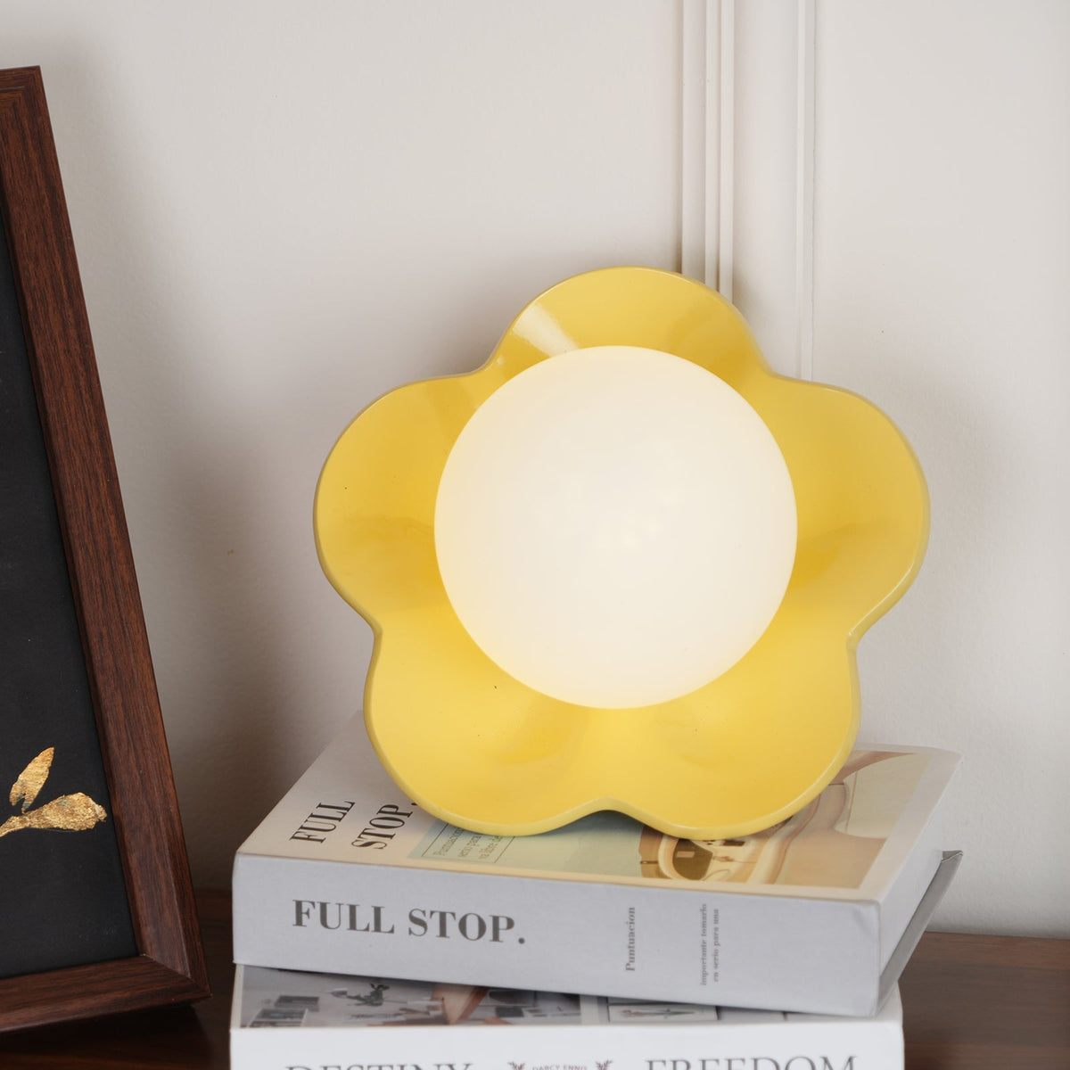 Petalia Wall Lamp