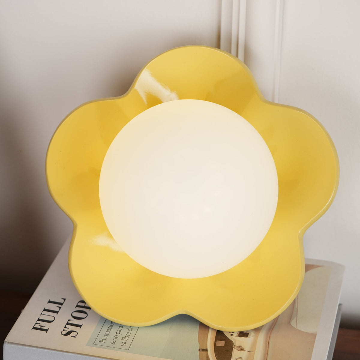 Petalia Wall Lamp