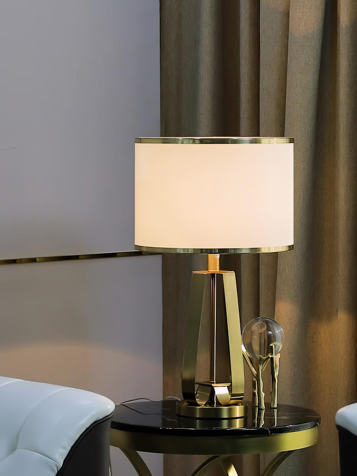 Linorira lyxig bordslampa i tyg