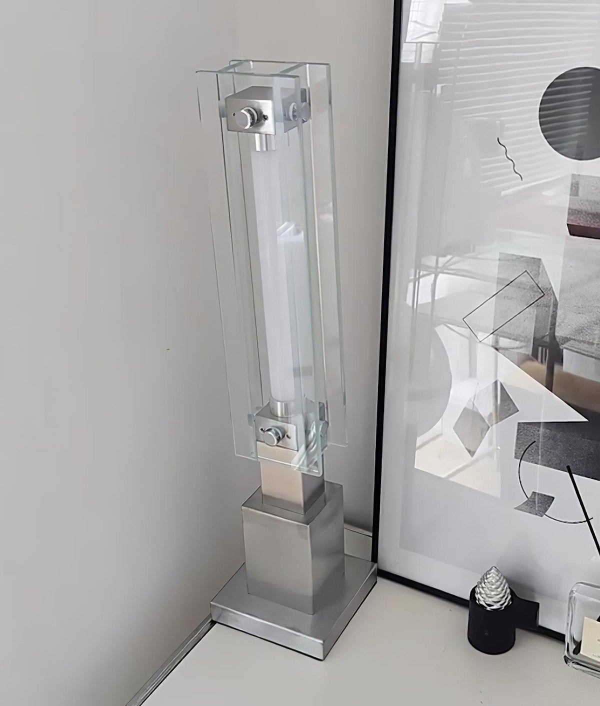 Modern bordslampa i akryl från Uloril