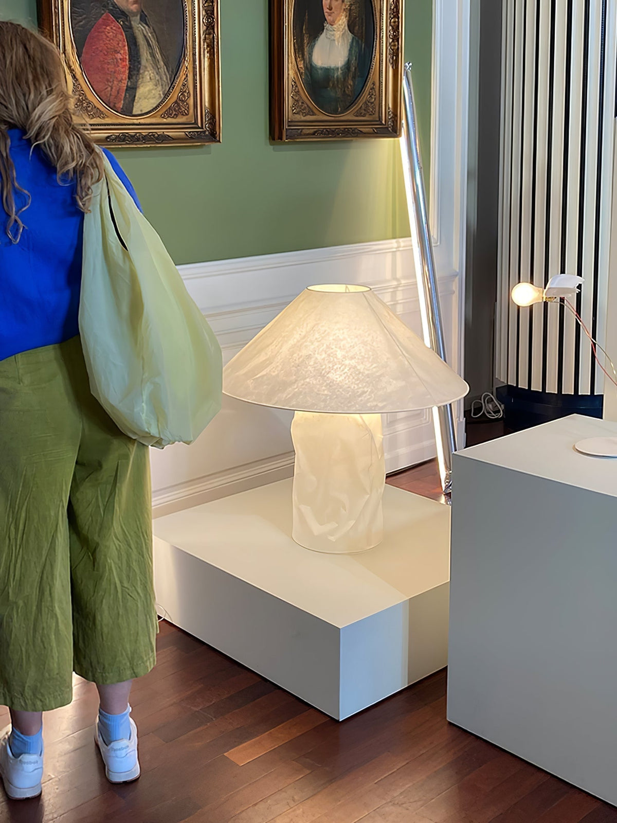 Lalemu konstnärlig bordslampa i papper