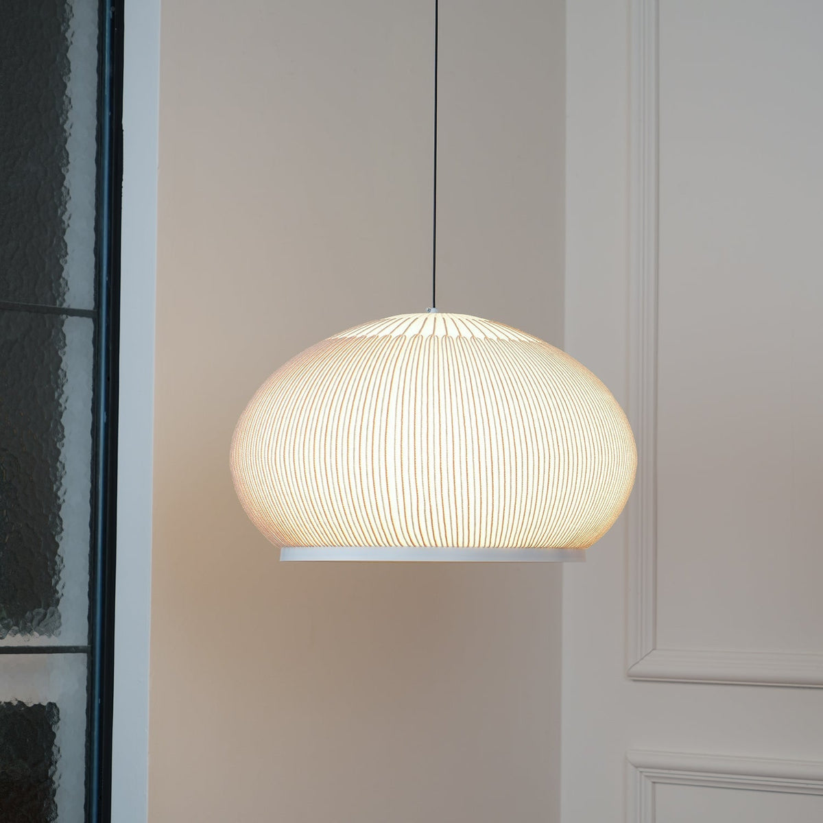 Lineiella minimalistinen kangasriippuvalaisin