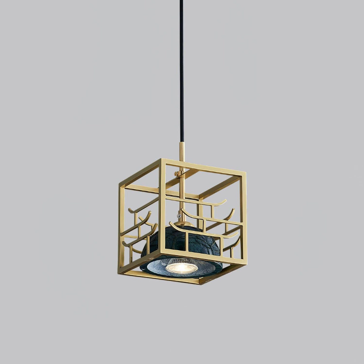 Cubo modern pendellampa i mässing