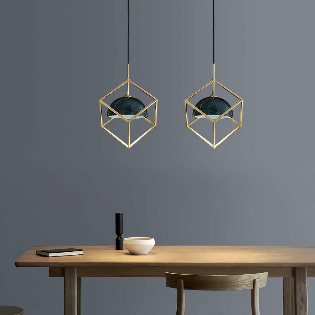 Cubo moderne pendellampe i messing