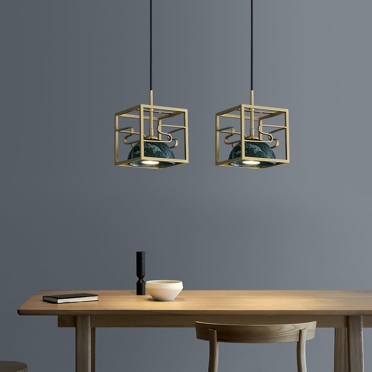 Cubo moderne pendellampe i messing