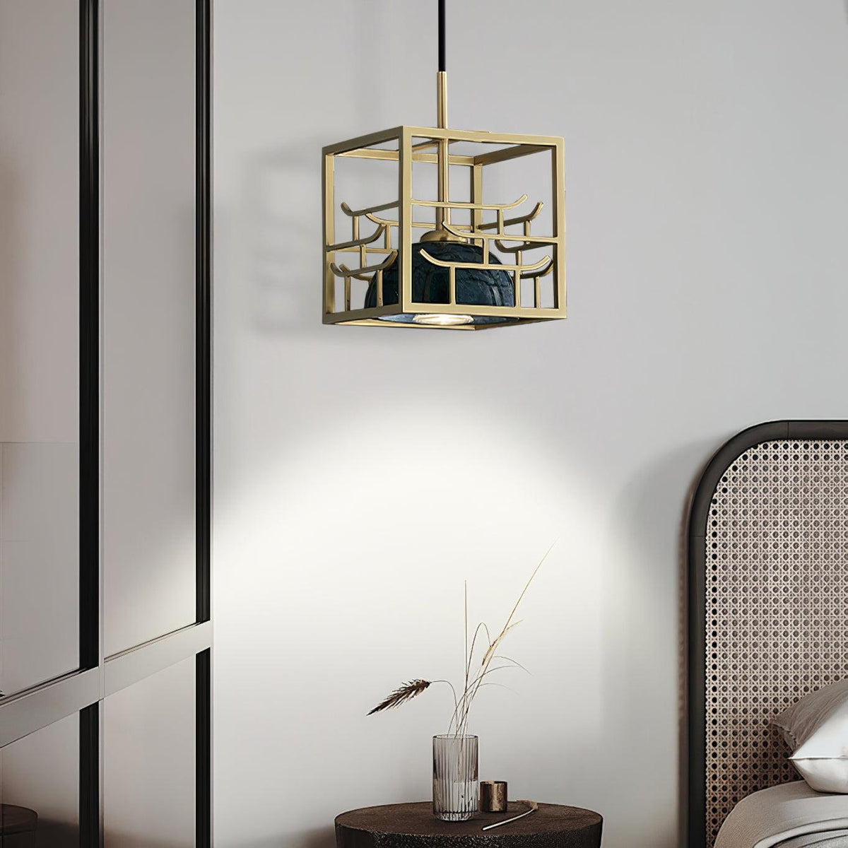 Cubo moderne pendellampe i messing