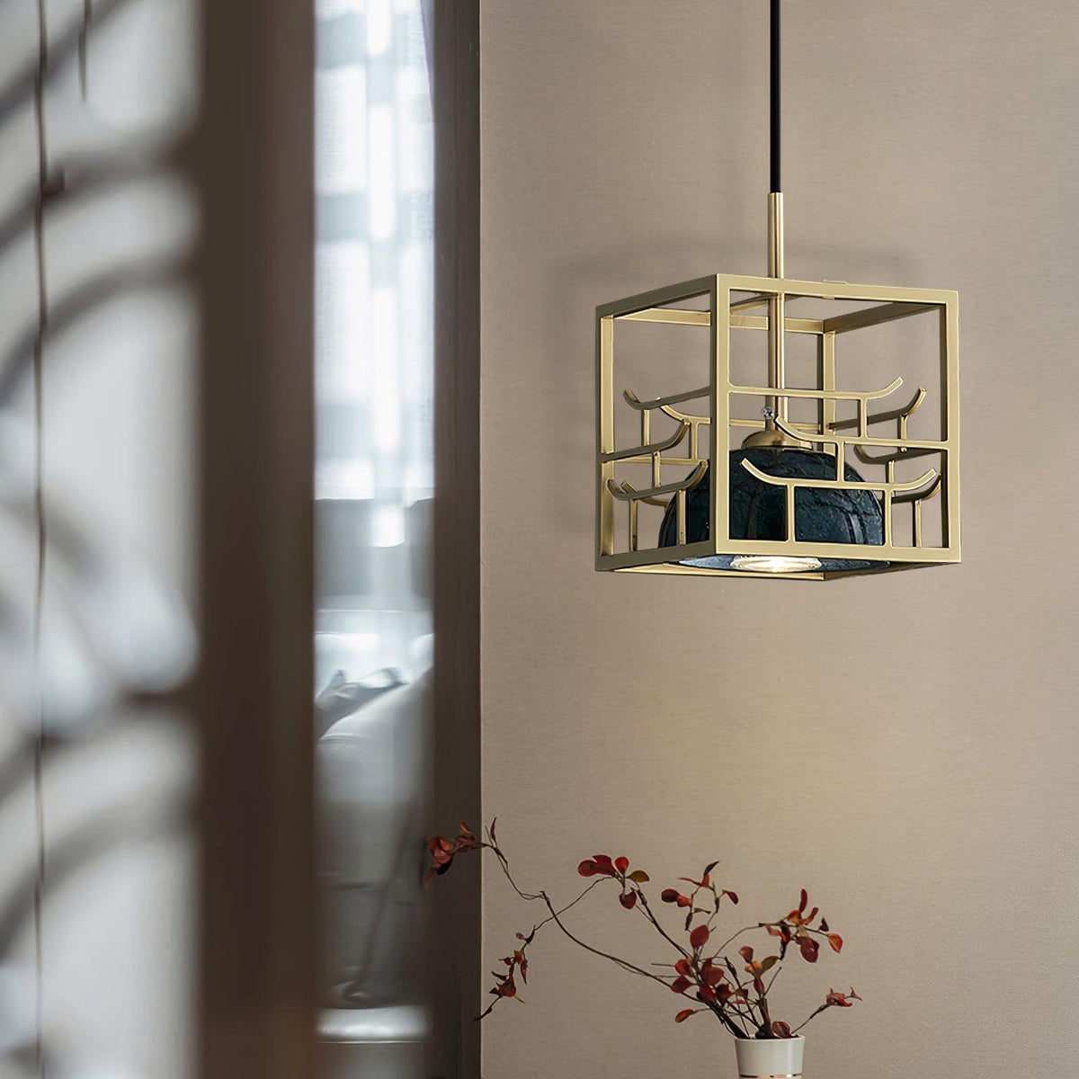Cubo moderne pendellampe i messing