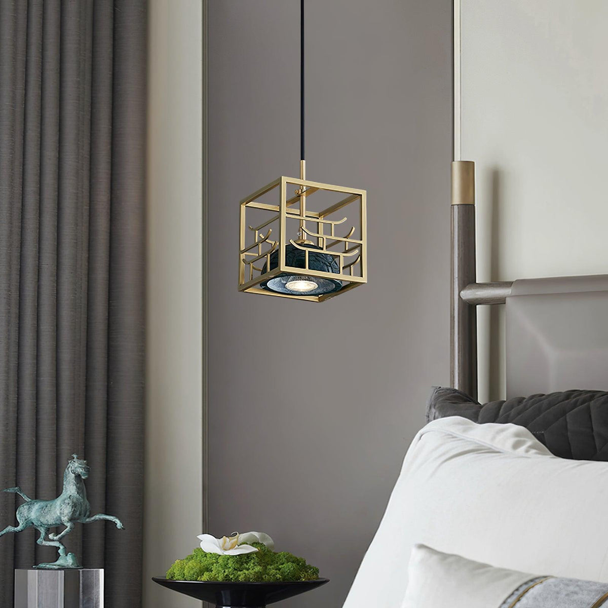 Cubo moderne pendellampe i messing