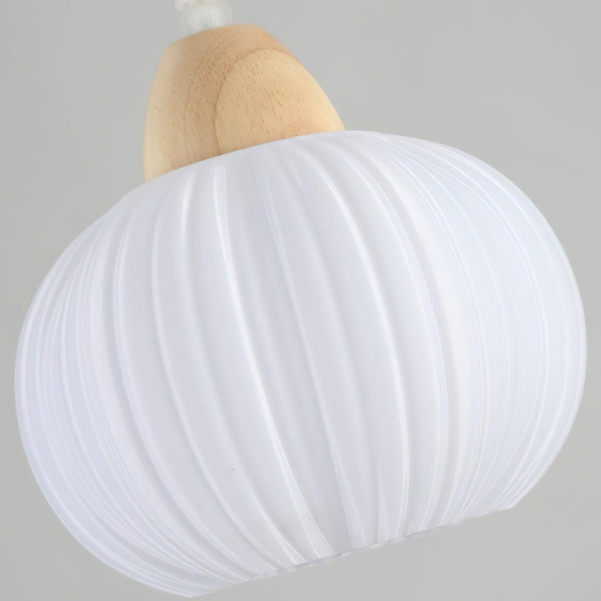 Moderne pendellampe i træ, græskar