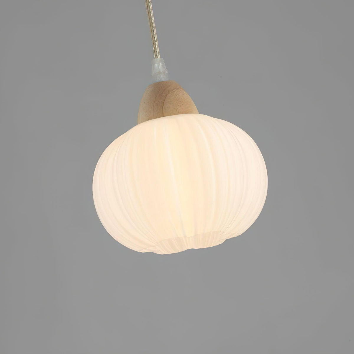 Moderne pendellampe i træ, græskar