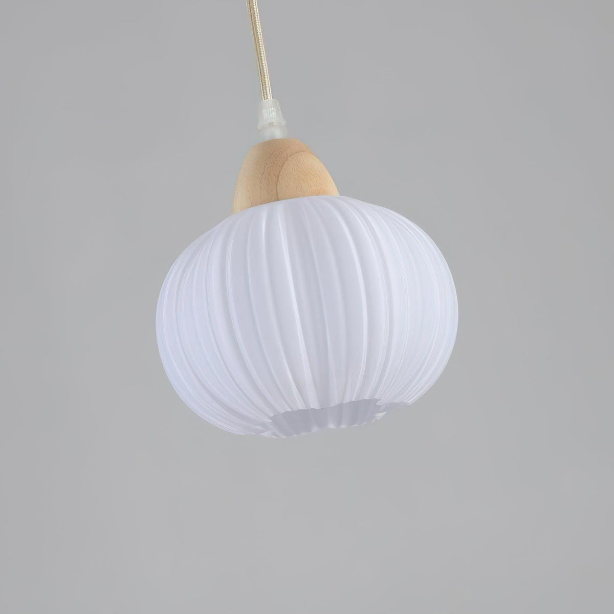 Moderne pendellampe i træ, græskar