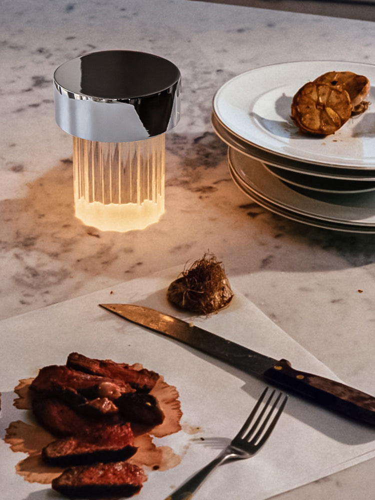 Pryden minimalistisk bordlampe