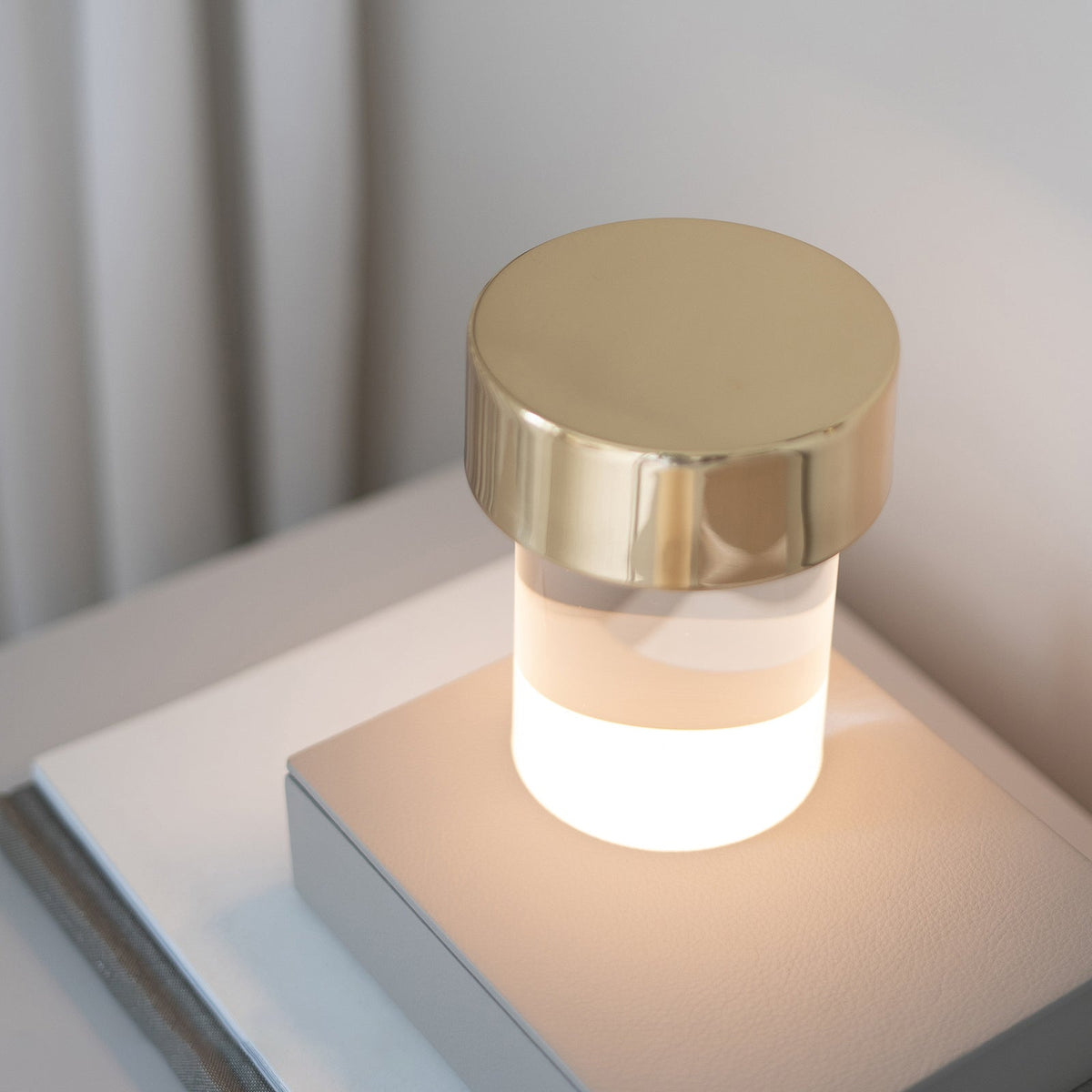 Pryden minimalistisk bordlampe