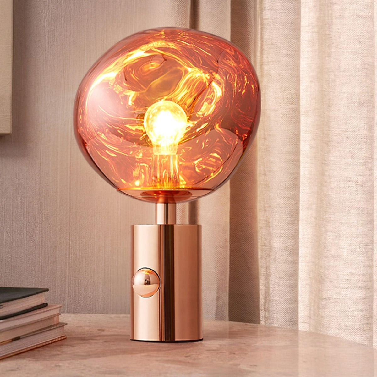Velan kunstnerisk bordlampe