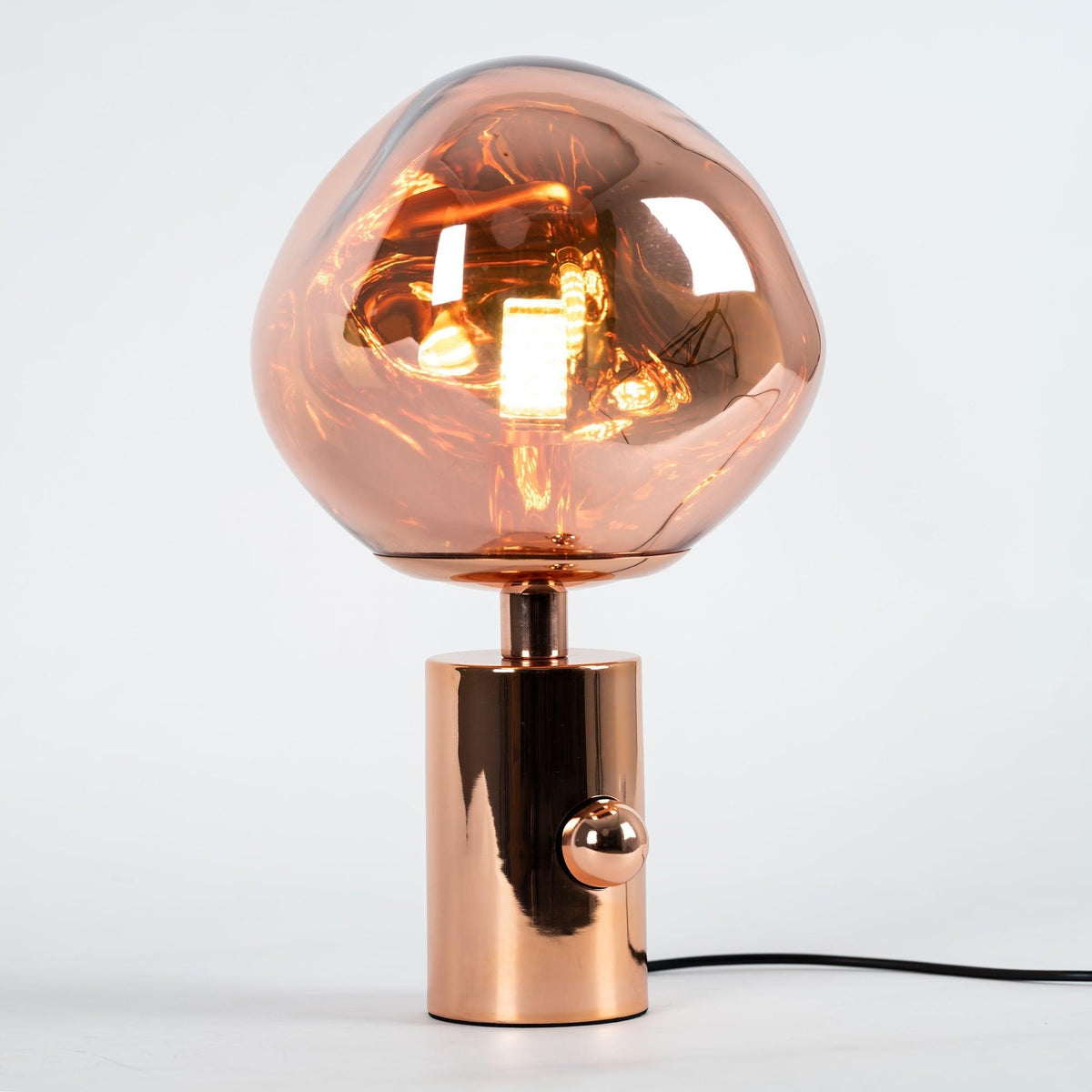 Velan kunstnerisk bordlampe