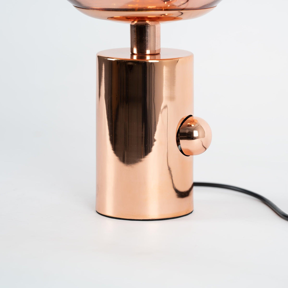 Velan kunstnerisk bordlampe