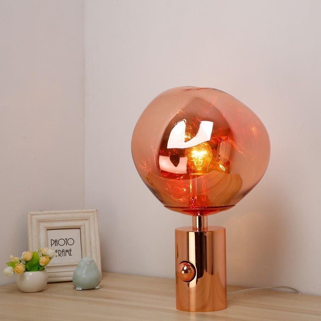 Velan kunstnerisk bordlampe