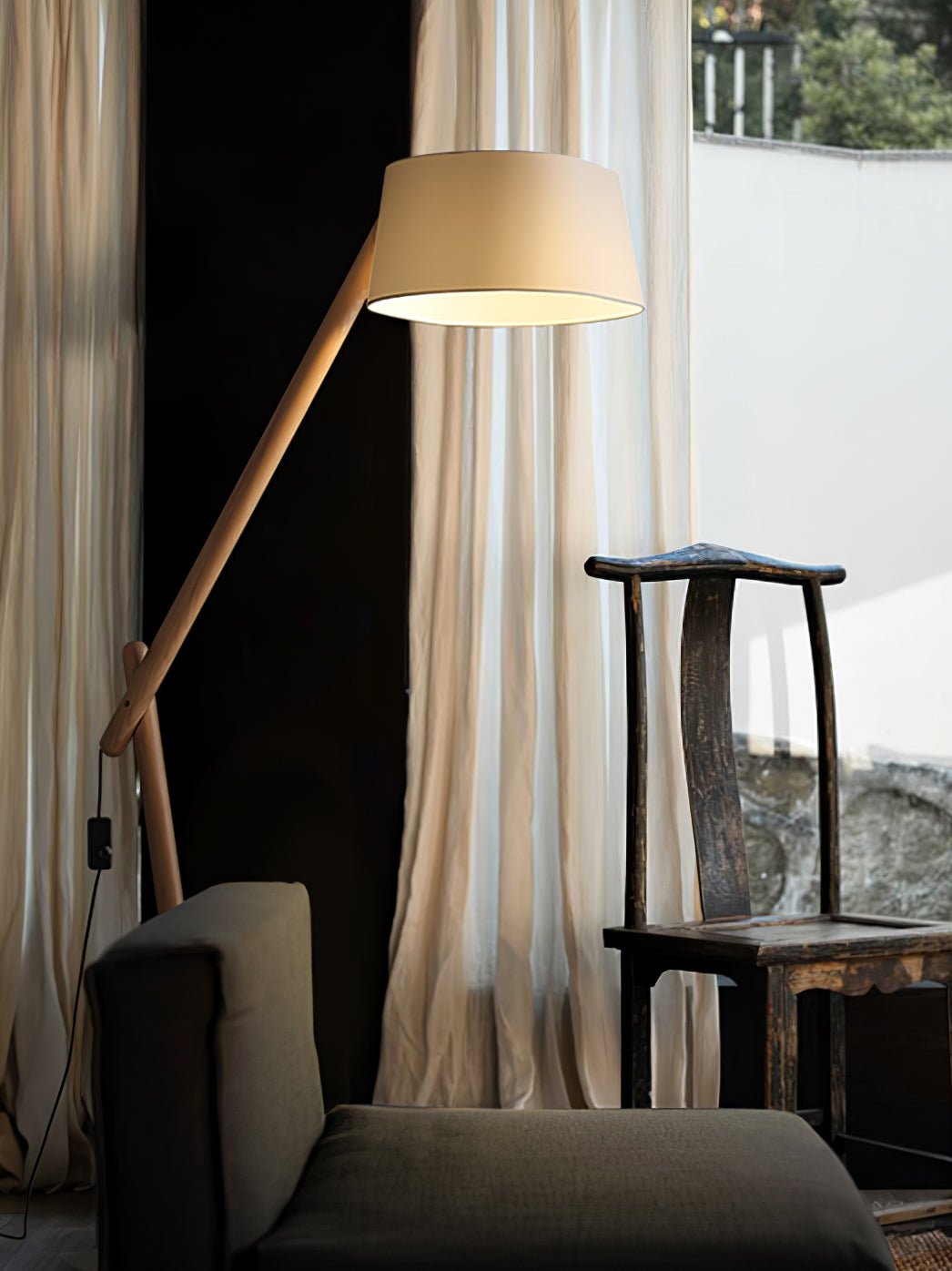 Cethar skandinavisk golvlampa i textil