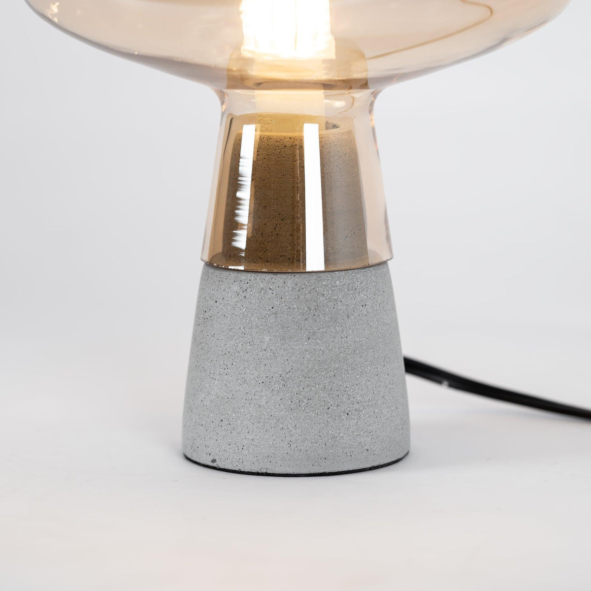Elairella minimalistisk cementbordlampe