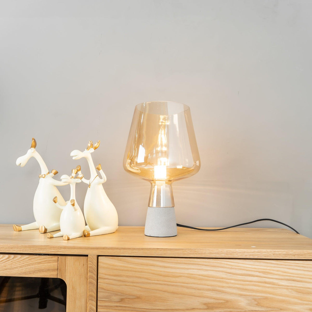 Candeeiro de mesa minimalista em cimento Elairella
