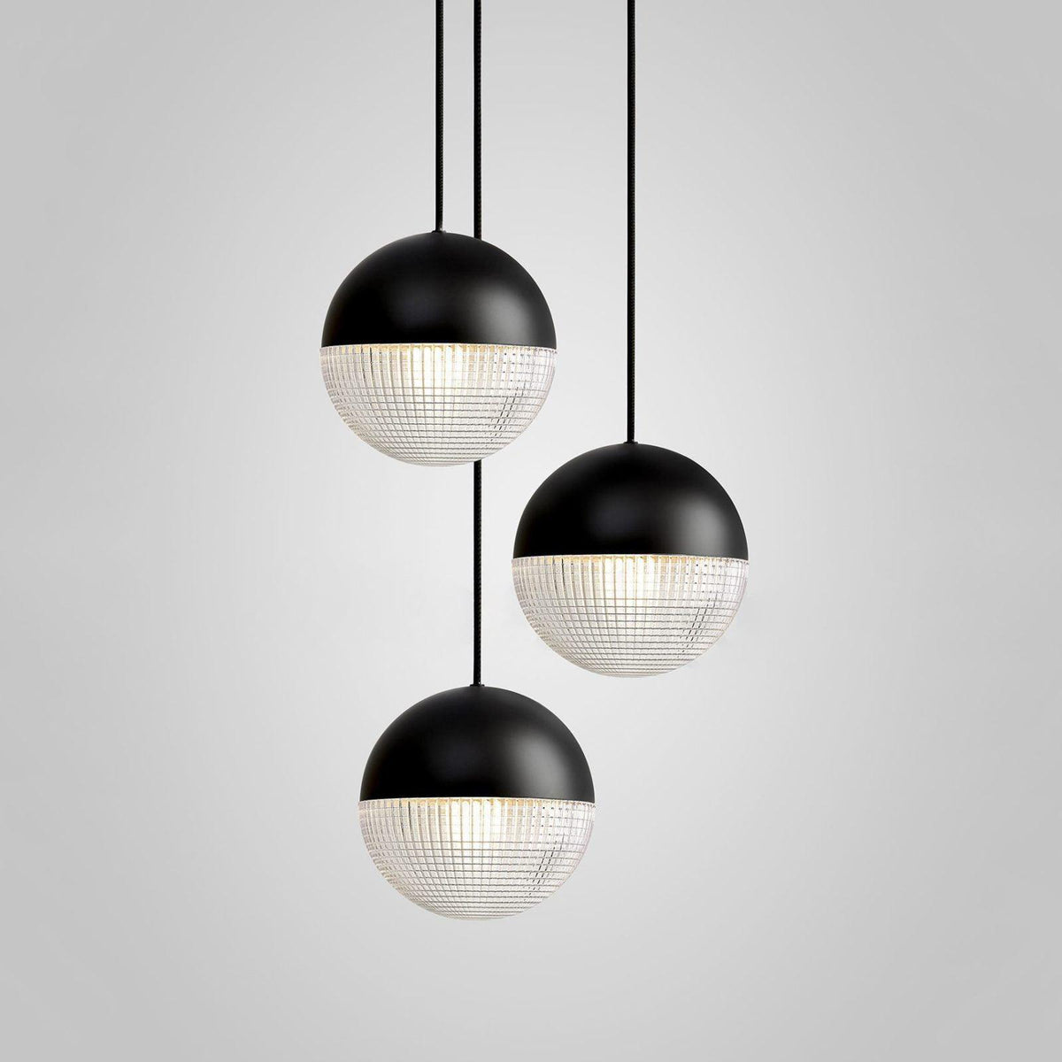Kevelo pendel i messing og glas, moderne
