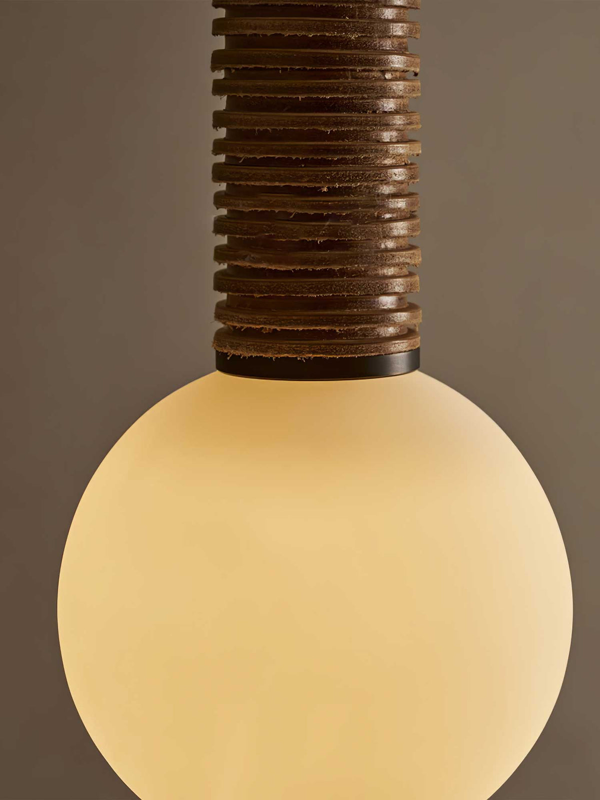 Noriielle minimalistisk vägglampa