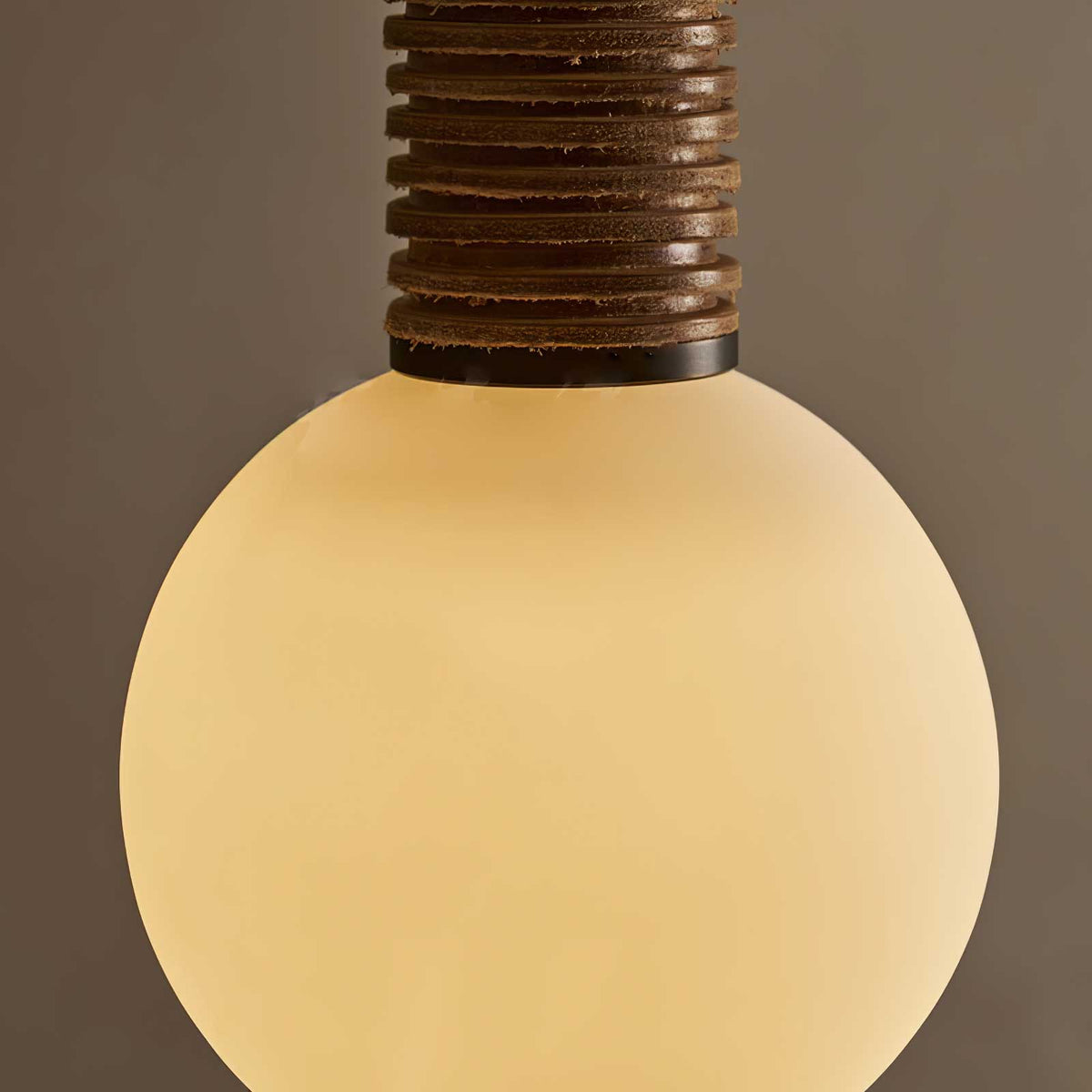 Noriielle minimalistisk vägglampa