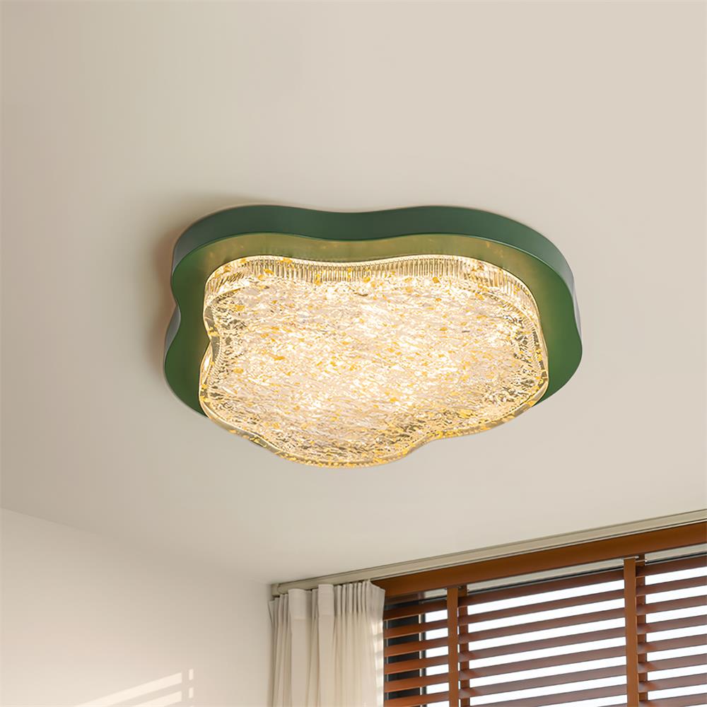 Taklampa i oregelbunden form av harts med guldfolie, modern konstnärlig grön design