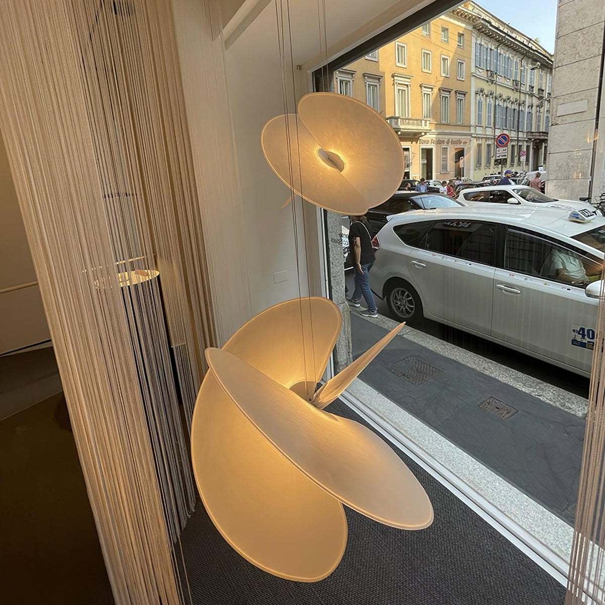 Whirl, moderni kangasriippuvalaisin
