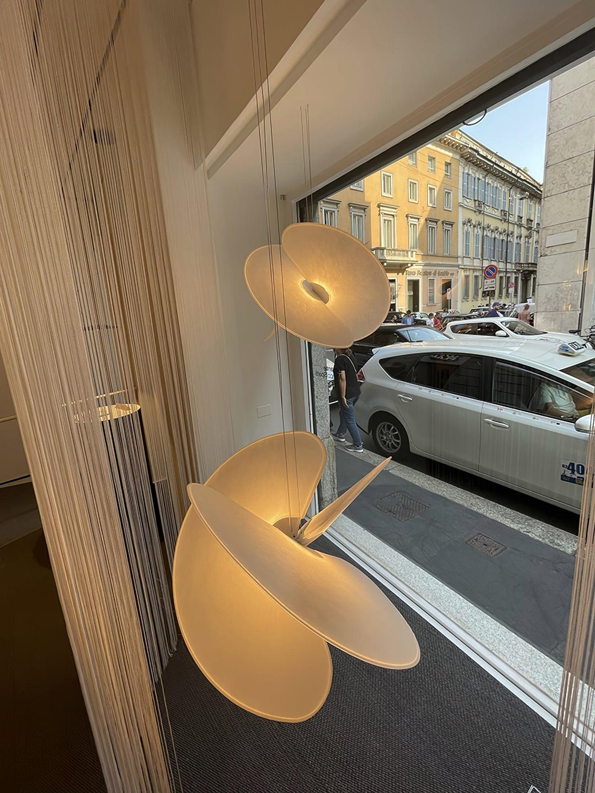 Whirl, moderni kangasriippuvalaisin