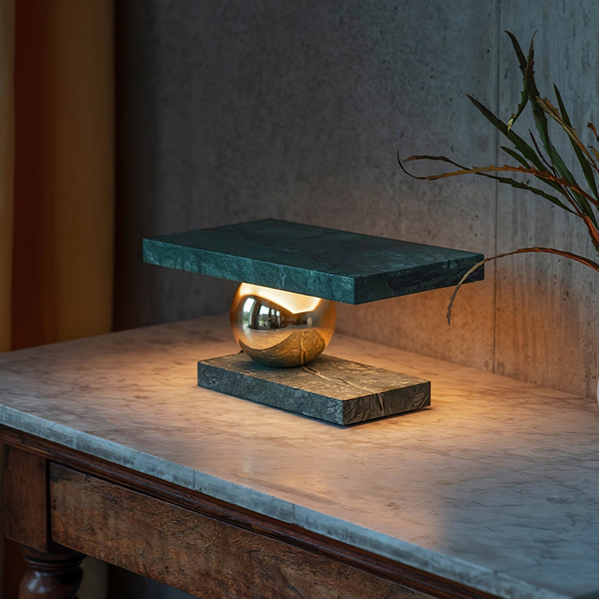 Andrew moderne marmorbordlampe