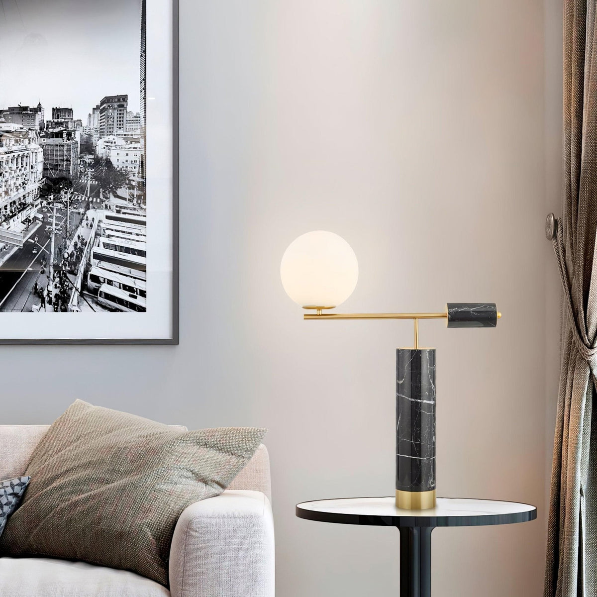 Vathayre minimalistisk bordlampe i marmor