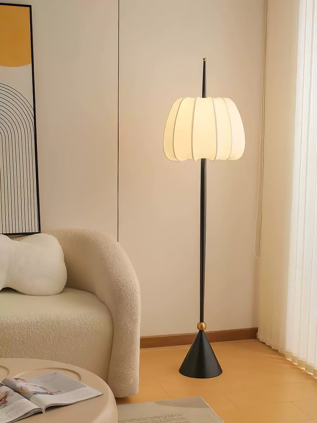 Pick-minimalistinen kangaslattiavalaisin