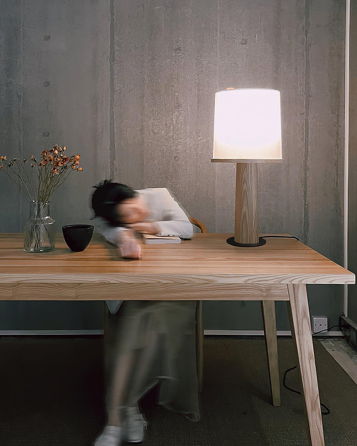 Jennifer moderne bordlampe i træ