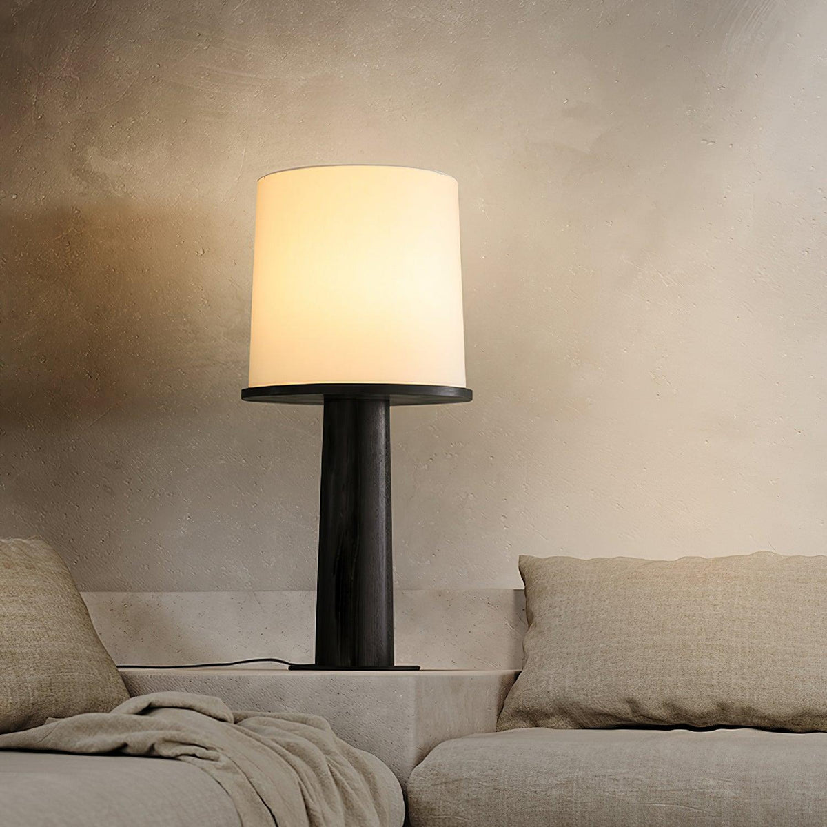 Jennifer moderne bordlampe i træ