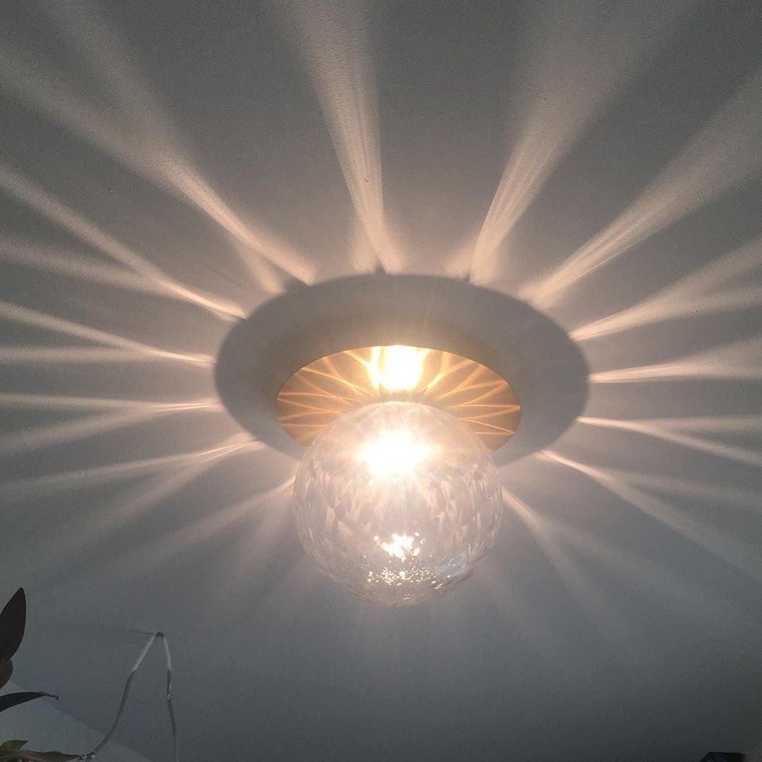 Candeeiro de parede minimalista Nifte em forma de disco e globo