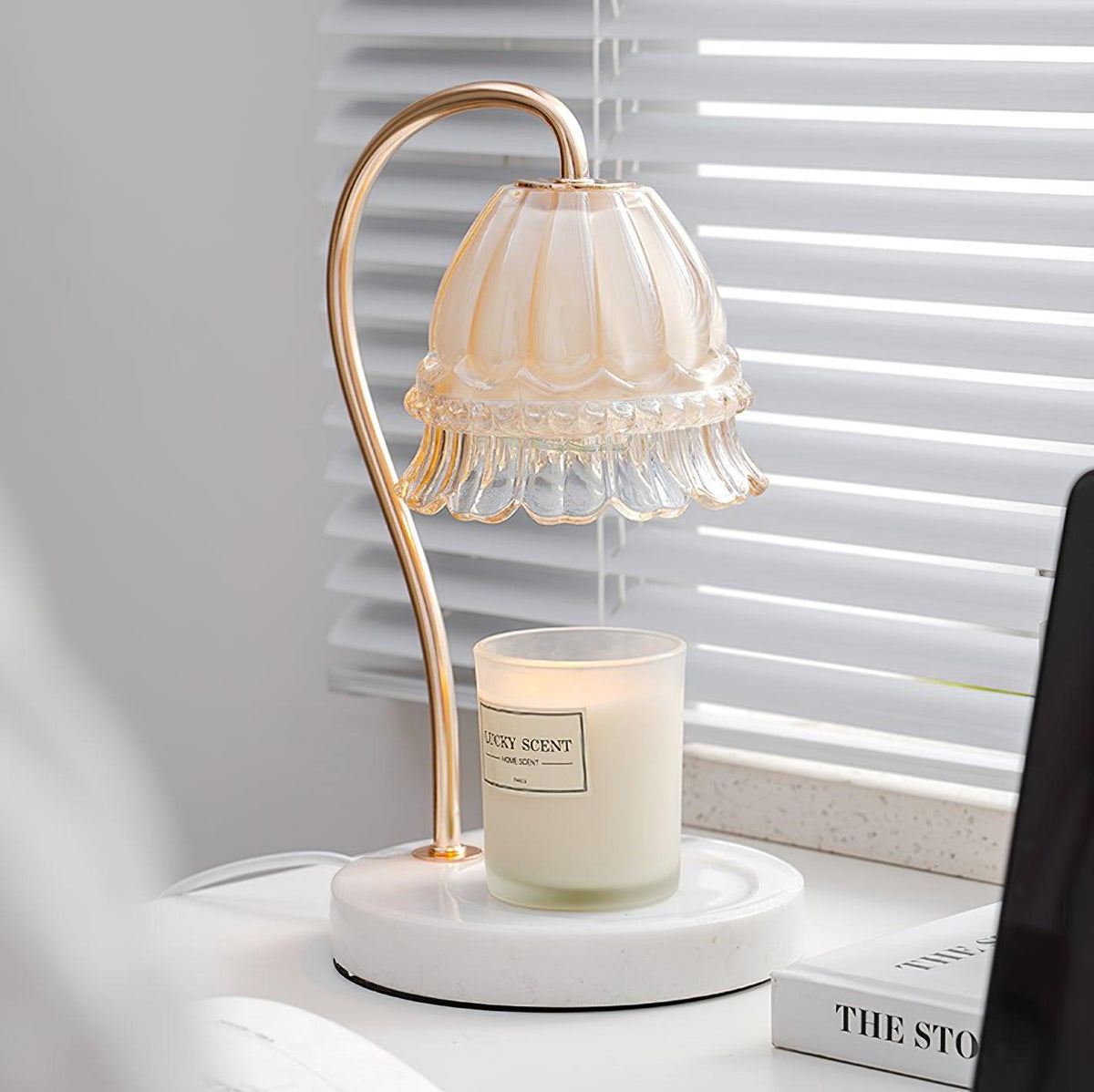 Candeeiro de mesa Daze Nordic Art em mármore, de luz quente
