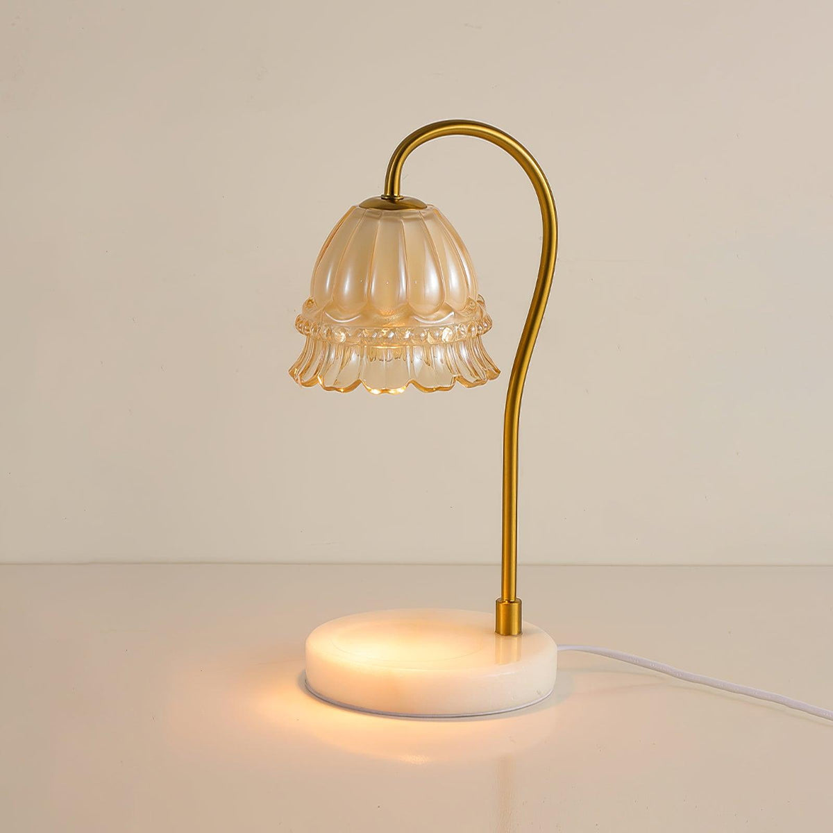 Candeeiro de mesa Daze Nordic Art em mármore, de luz quente