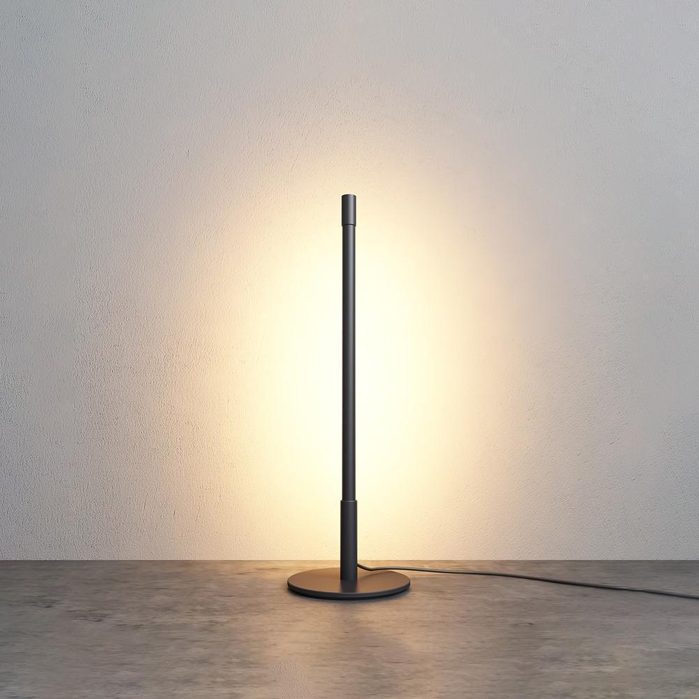 Riven minimalistisk bordslampa
