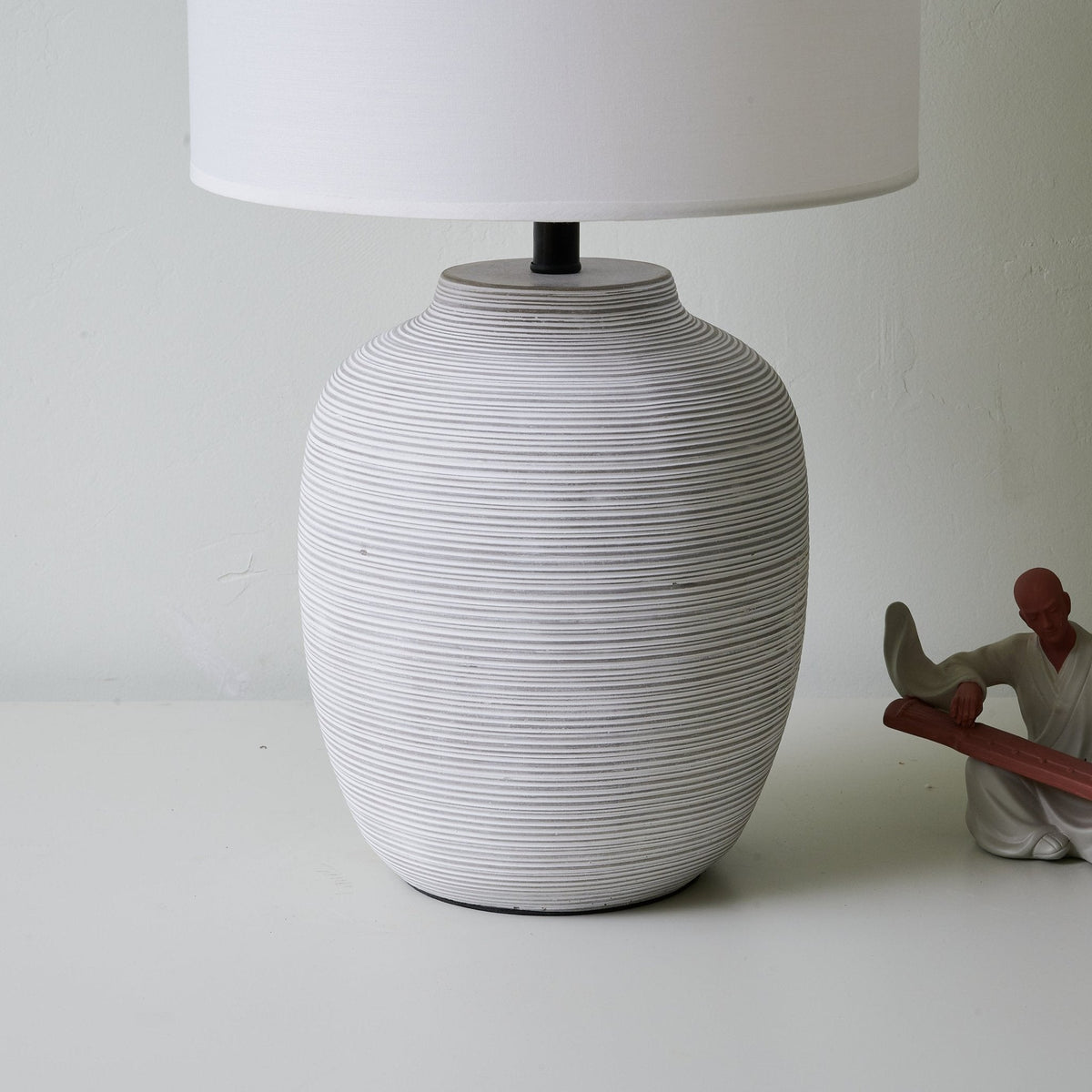 Edward minimalískt keramikborðljós