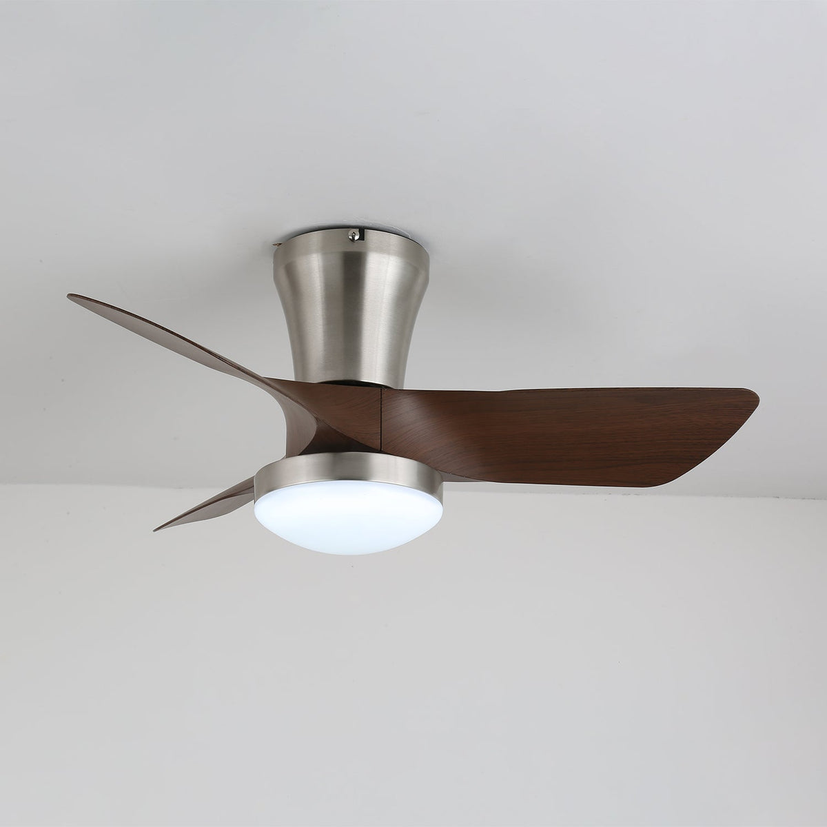 Luz de teto com ventoinha de madeira moderna Trivon
