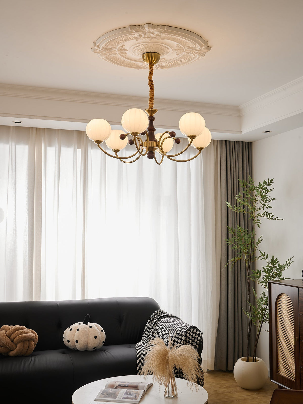 Omirara elegant traditionell vintage-ljuskrona i trä