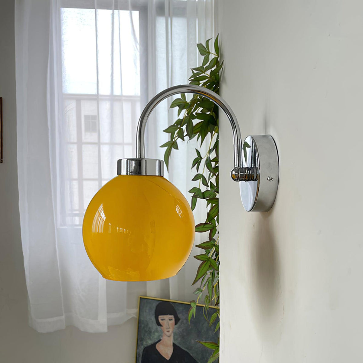 Vostor vägglampa i exklusivt nordiskt konstglas och metall