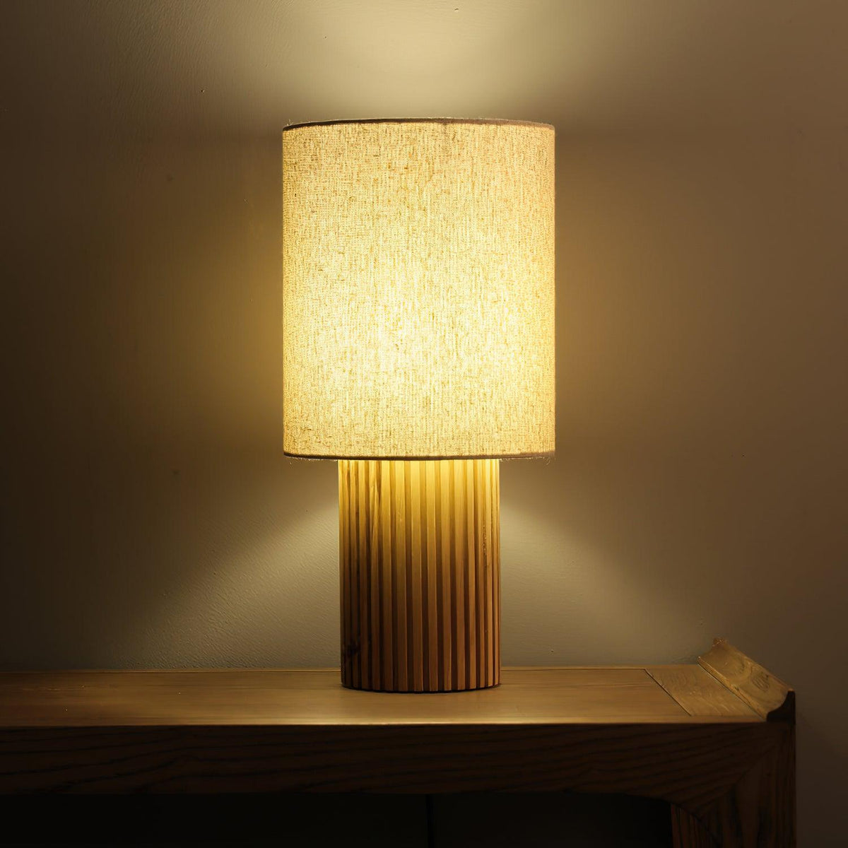 Grove vintage-bordlampe i stof